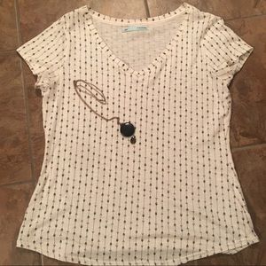 Maurice’s arrow print tee